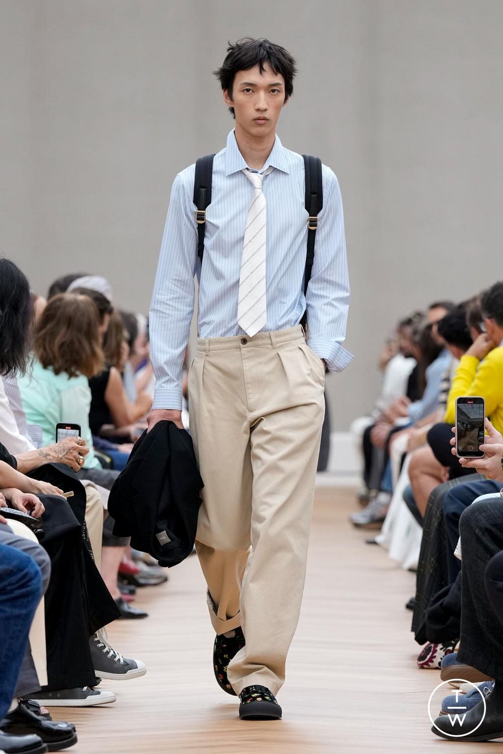 Fashion Week Paris Spring/Summer 2026 look 43 from the Dior Homme collection menswear