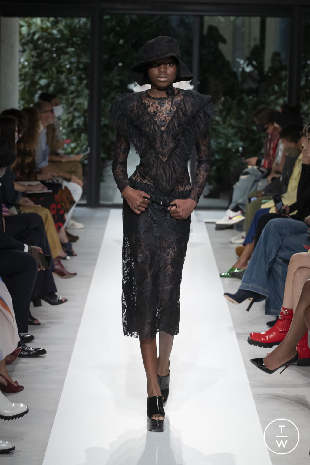 Fashion Week Milan Spring/Summer 2022 look 43 from the Philosophy di Lorenzo Serafini collection womenswear