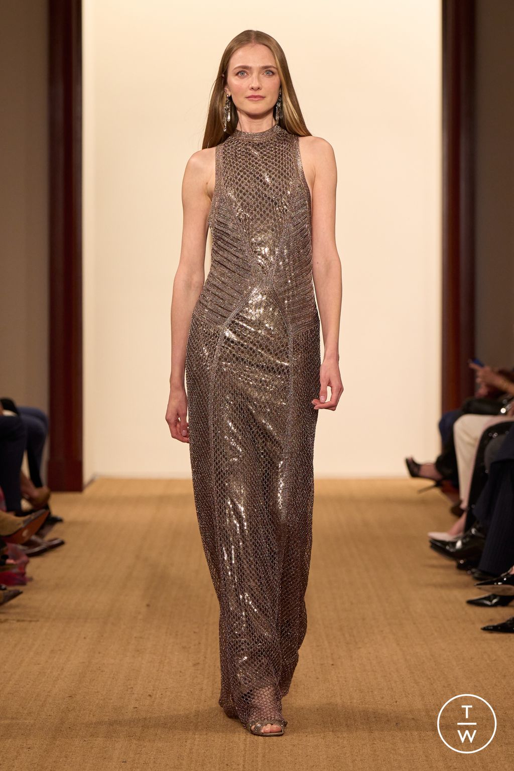 Fashion Week New York Fall/Winter 2024 look 43 from the Ralph Lauren collection 女装