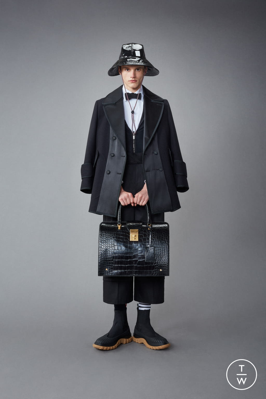 Fashion Week Paris Resort 2022 look 43 from the Thom Browne collection menswear