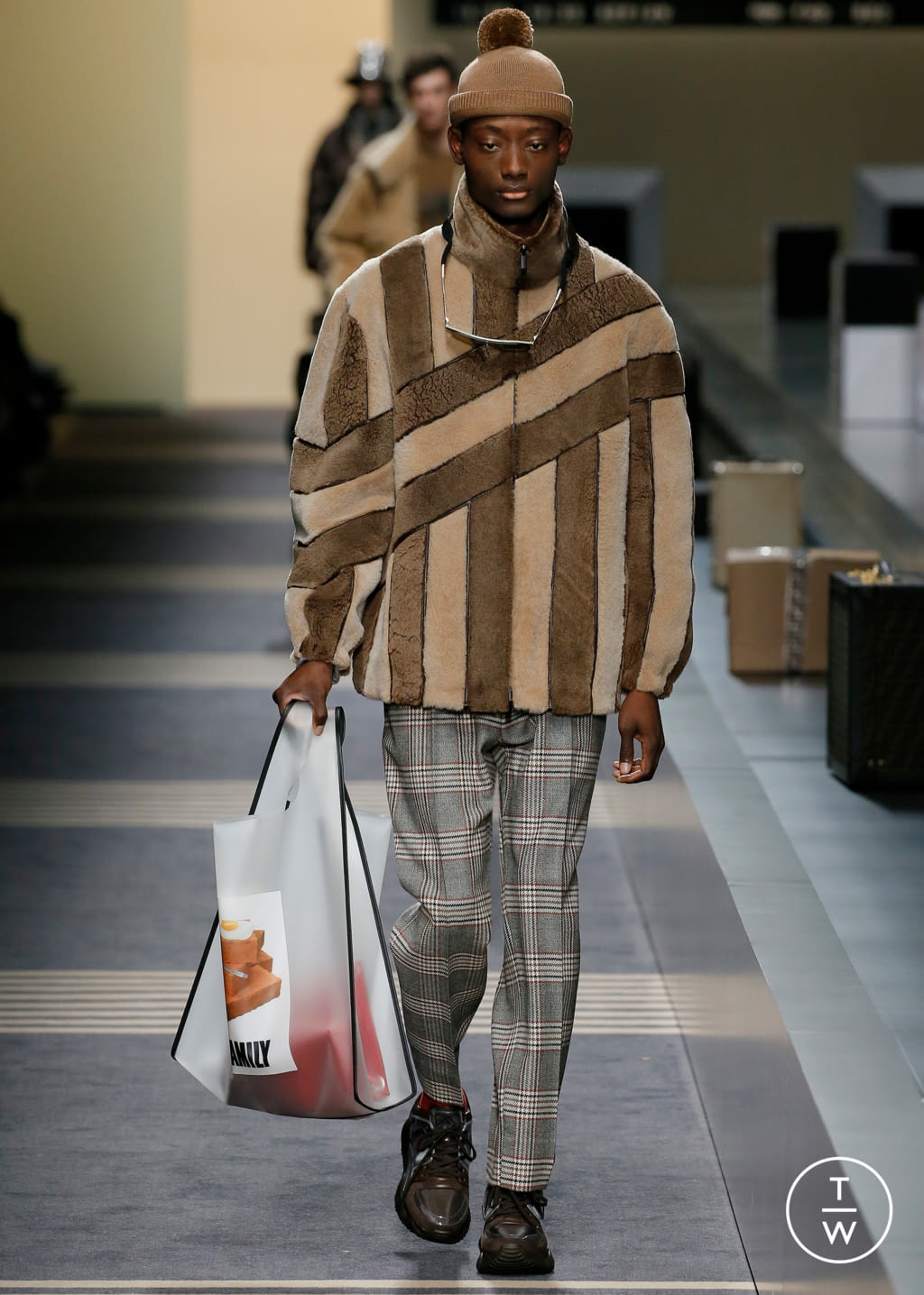 Fashion Week Milan Fall/Winter 2018 look 43 from the Fendi collection 男装
