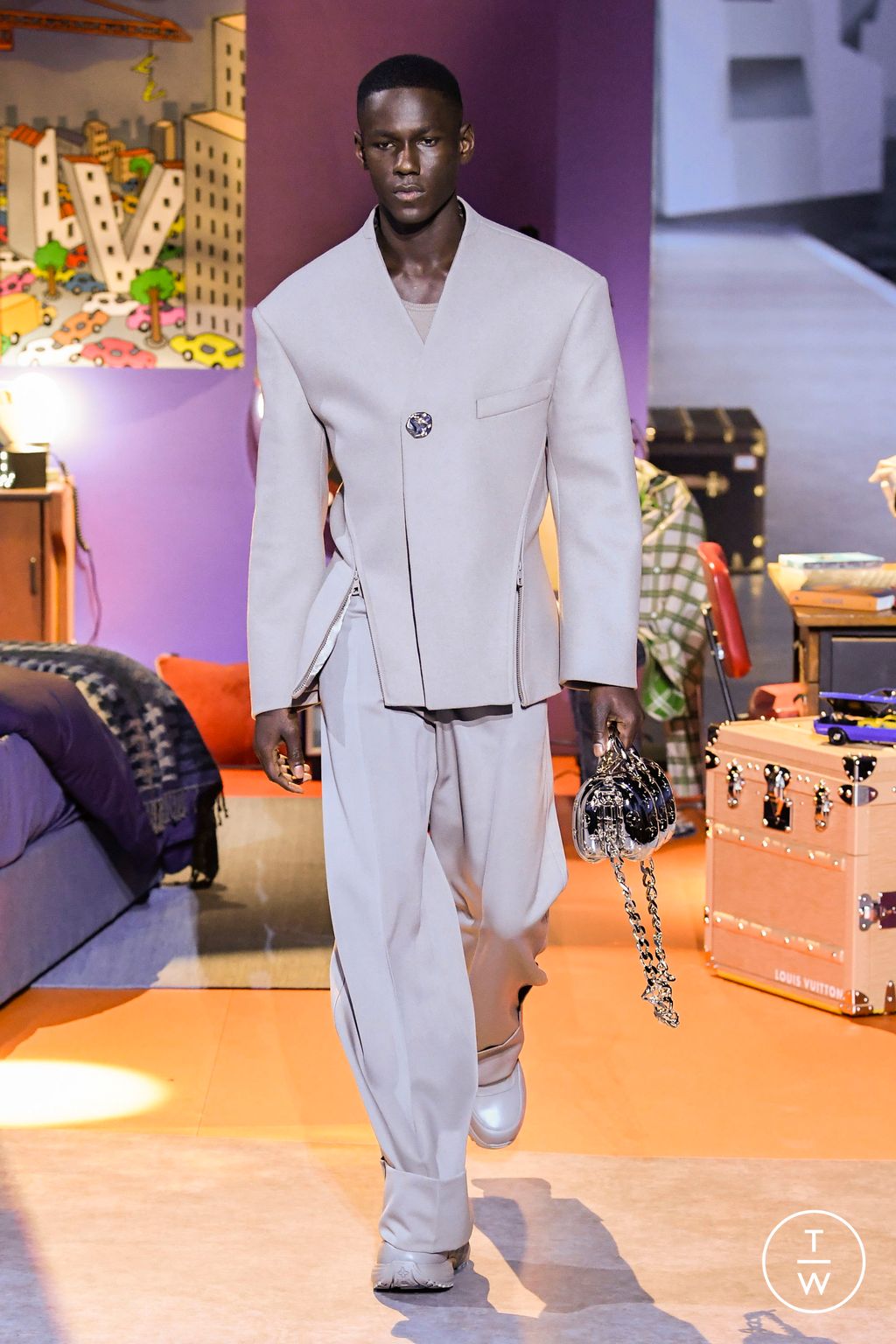 Fashion Week Paris Fall/Winter 2023 look 1 from the Louis Vuitton collection menswear