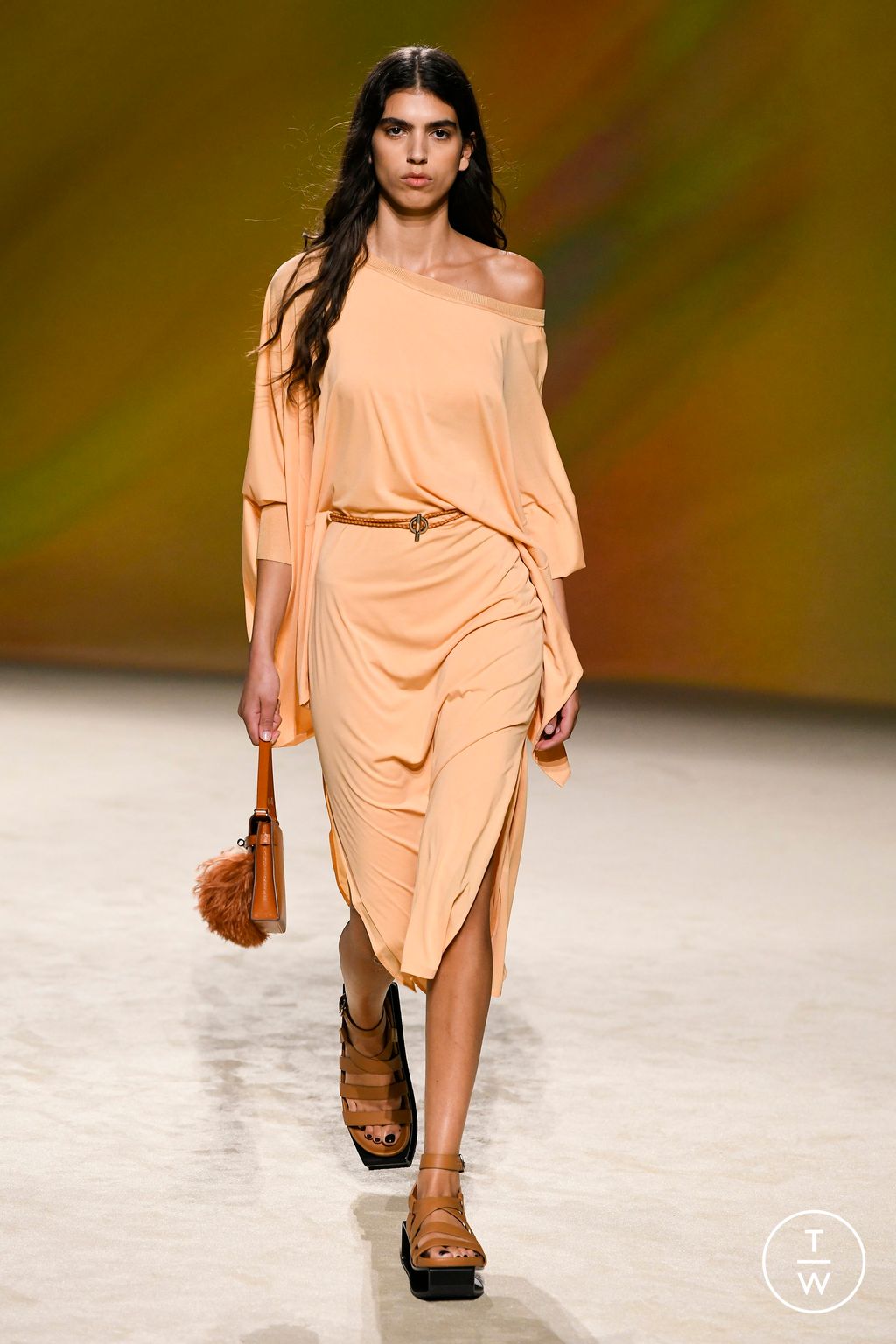 Fashion Week Paris Spring/Summer 2023 look 24 from the Hermès collection 女装