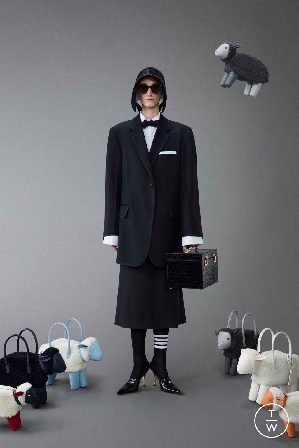 Fashion Week New York Resort 2024 look 43 from the Thom Browne collection 女装