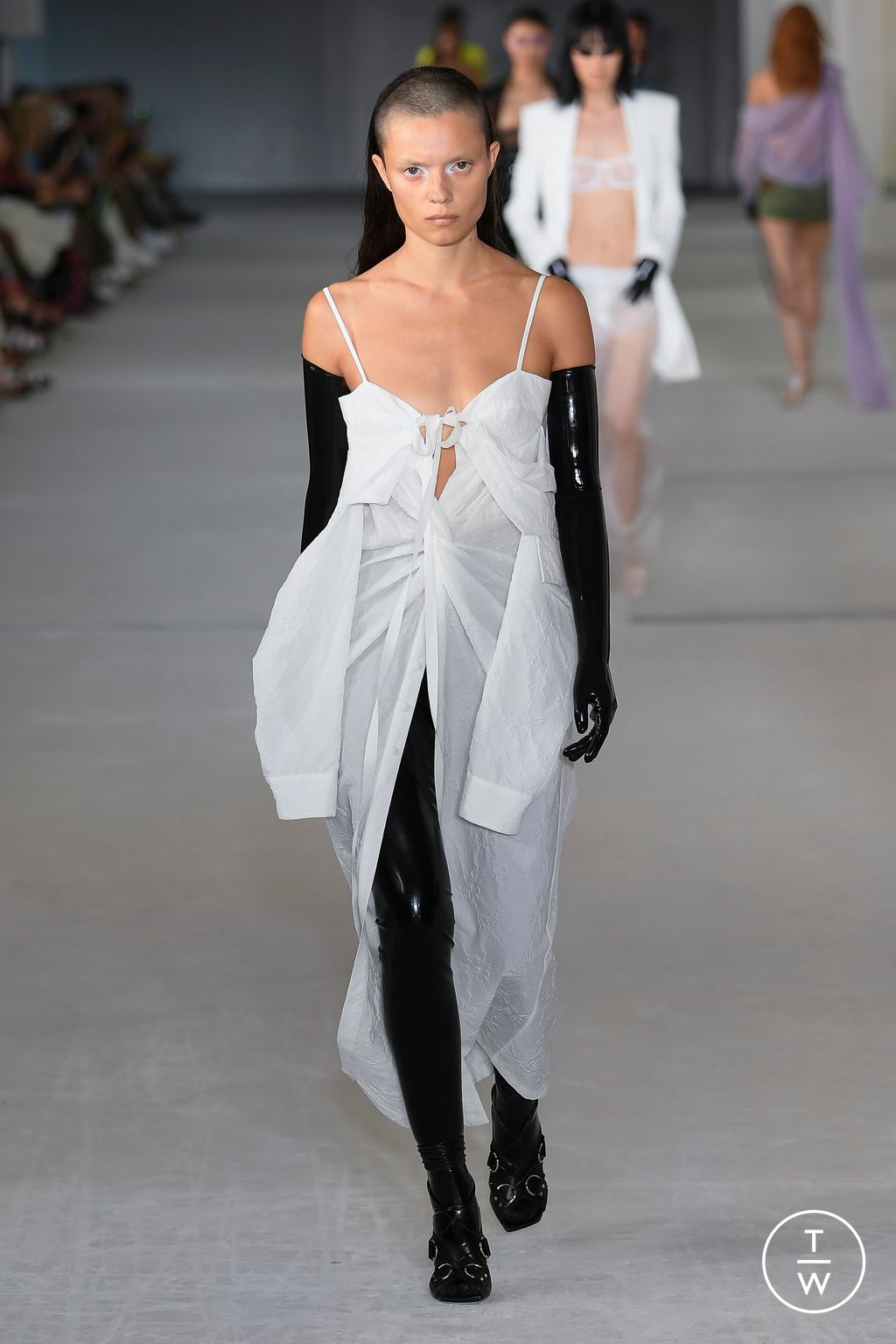 Fashion Week New York Spring/Summer 2023 look 12 de la collection Prabal Gurung womenswear