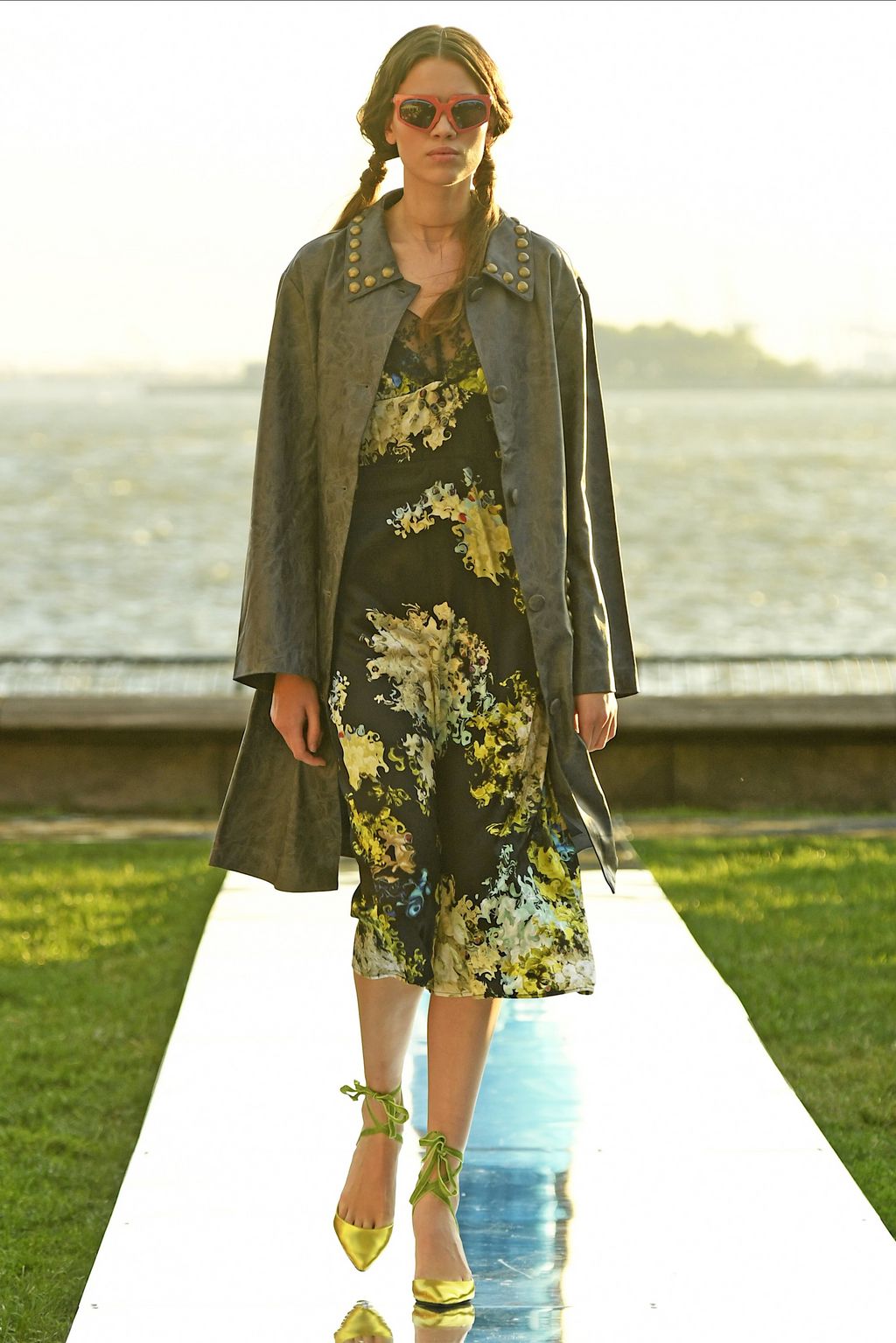 Fashion Week New York Spring/Summer 2023 look 4 from the Cynthia Rowley collection womenswear