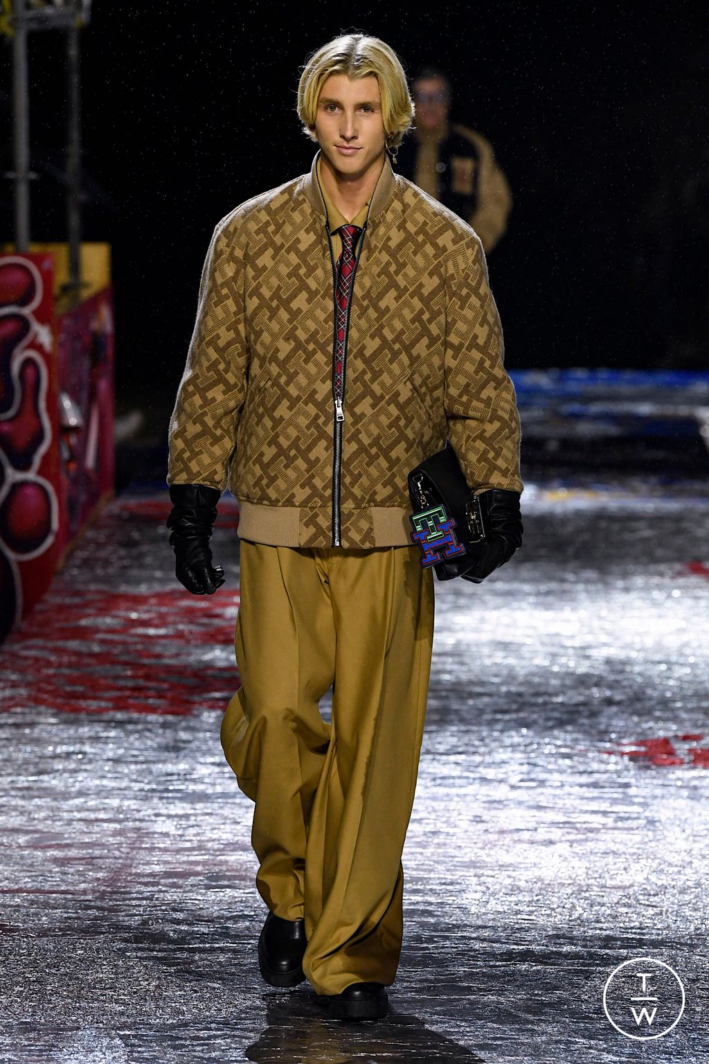 Fashion Week New York Fall/Winter 2022 look 52 from the Tommy Hilfiger collection womenswear