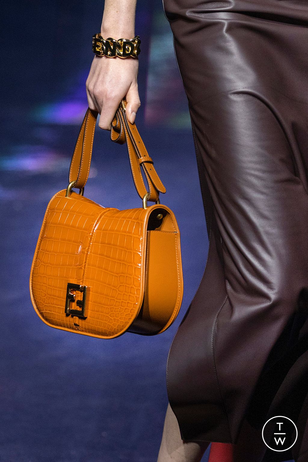 Fashion Week Milan Fall/Winter 2023 look 19 from the Fendi collection womenswear accessories