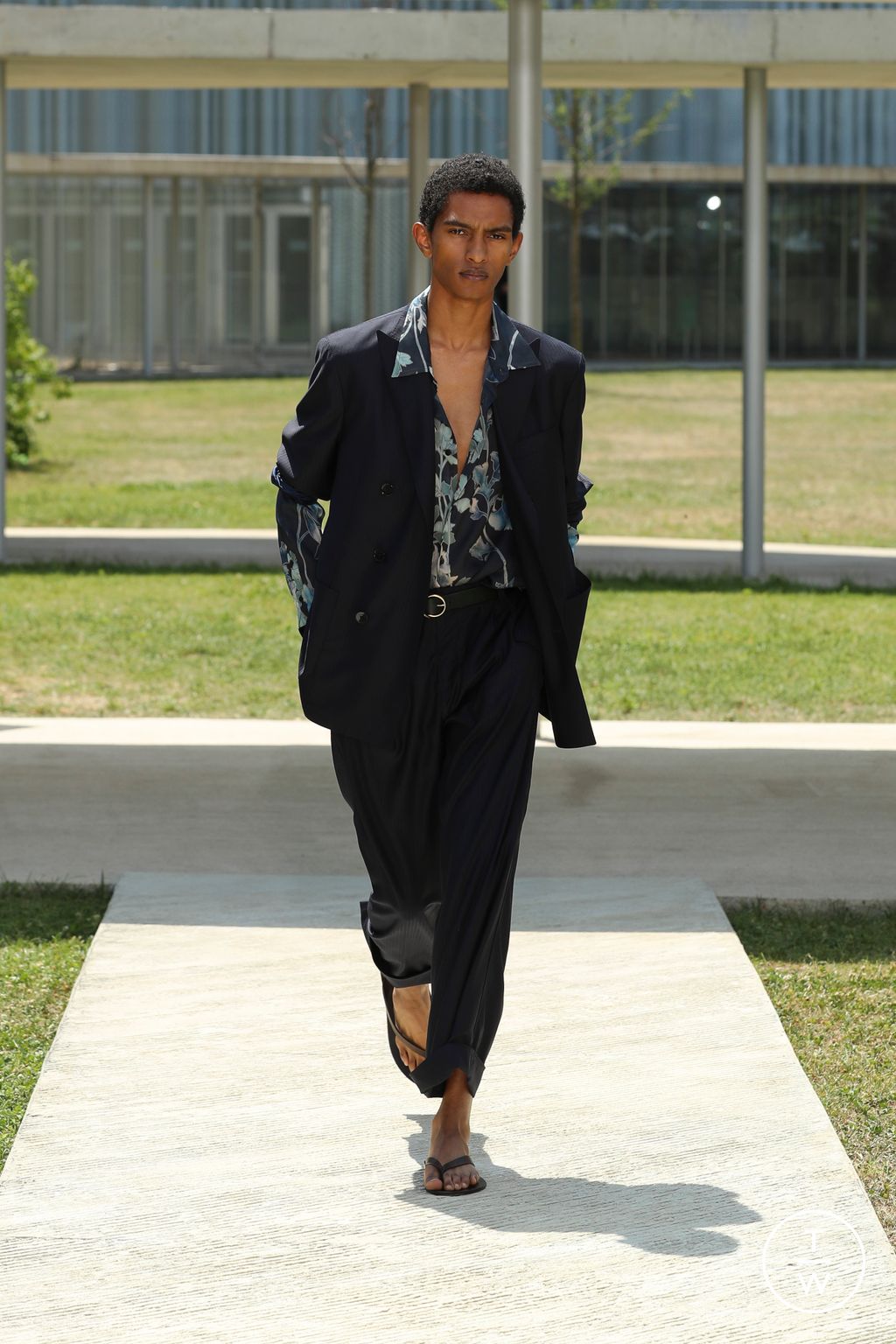 Fashion Week Milan Spring/Summer 2023 look 44 from the Etro collection 男装