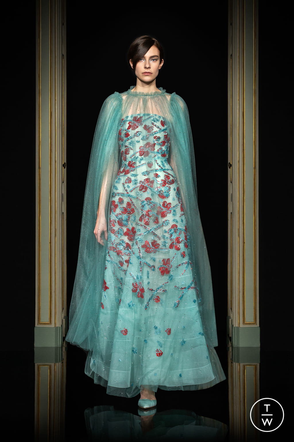 Fashion Week Paris Spring/Summer 2021 look 44 from the Giorgio Armani Privé collection 高级定制