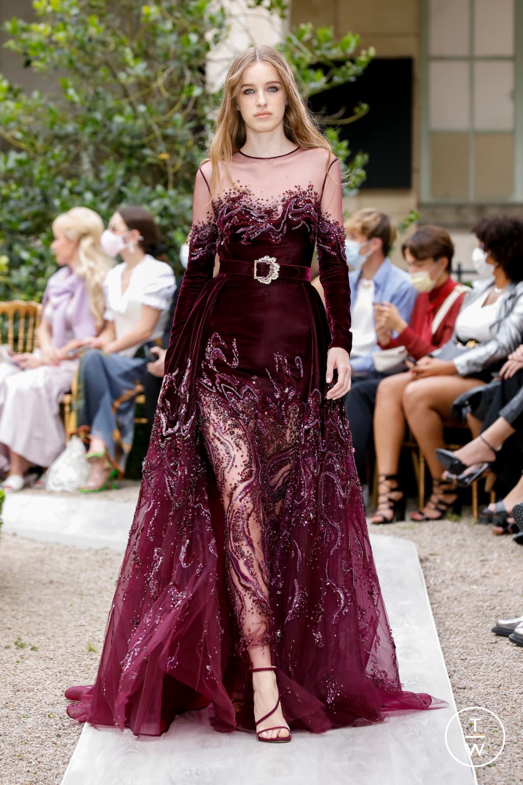Fashion Week Paris Fall/Winter 2021 look 44 from the Zuhair Murad collection couture