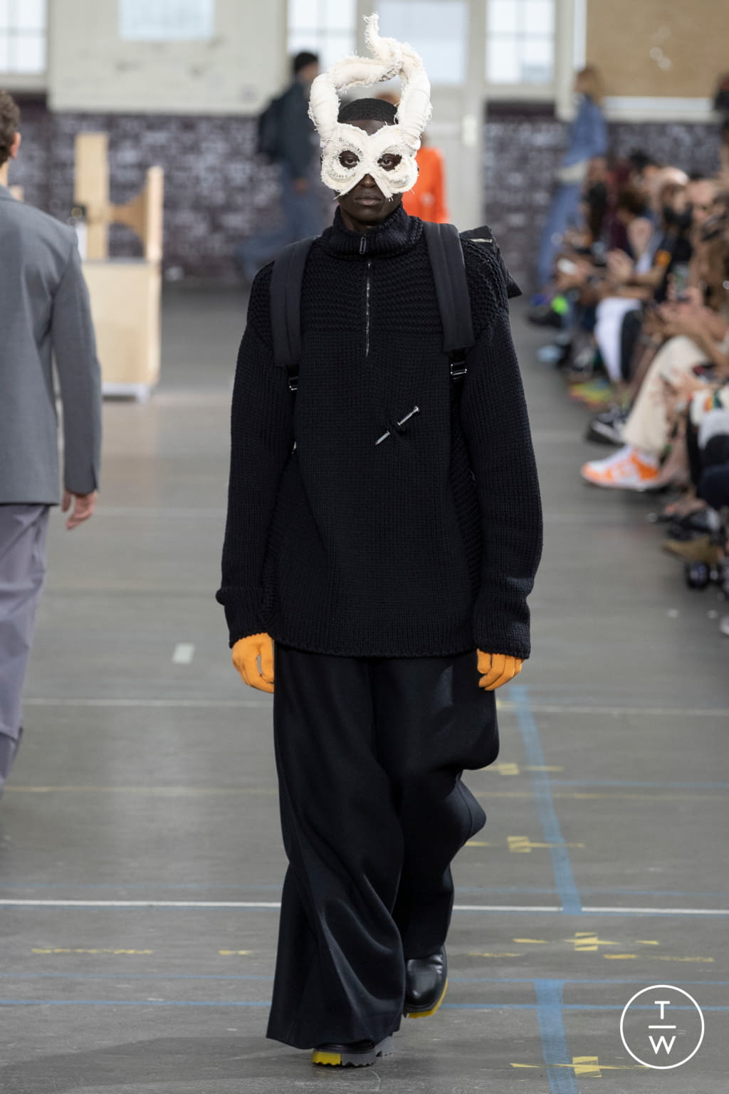 Fashion Week Paris Fall/Winter 2021 look 44 from the Off-White collection womenswear