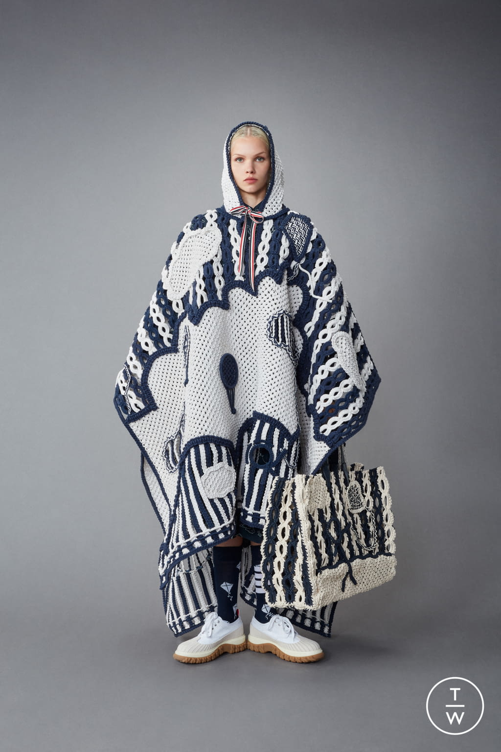Fashion Week Paris Resort 2022 look 44 from the Thom Browne collection 女装