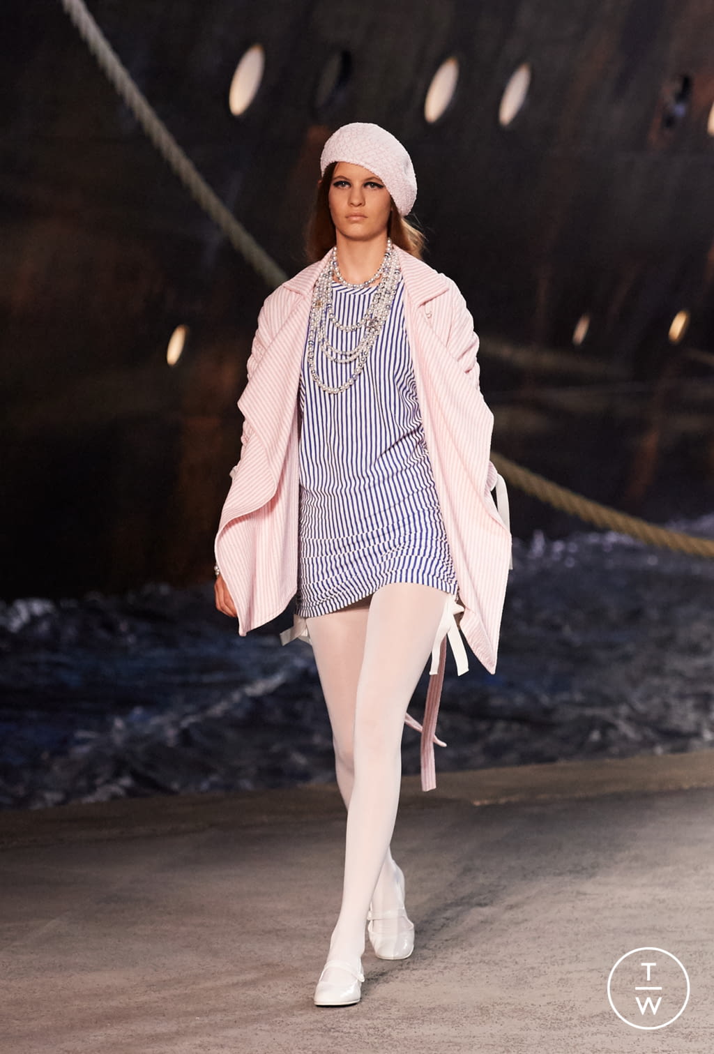 Fashion Week Paris Resort 2019 look 44 from the Chanel collection womenswear
