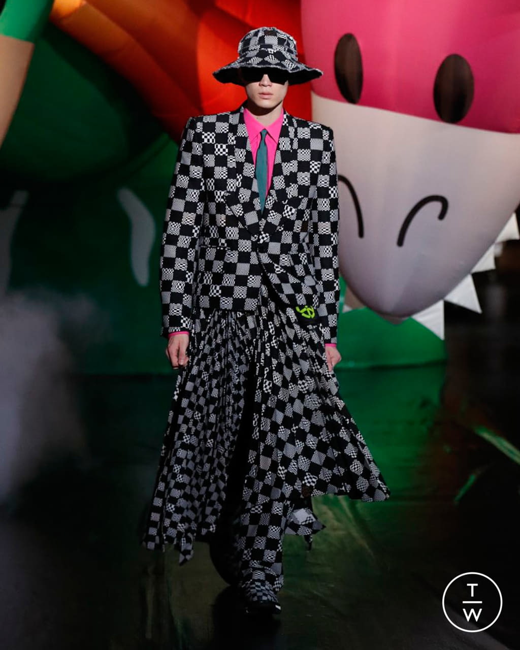 Fashion Week Paris Spring/Summer 2021 look 105 from the Louis Vuitton collection 男装