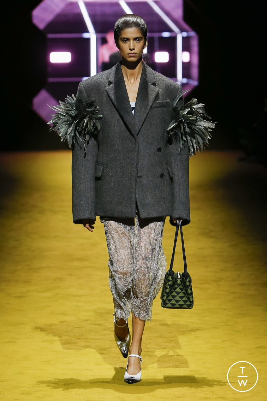 Fashion Week Milan Fall/Winter 2022 look 44 from the Prada collection 女装