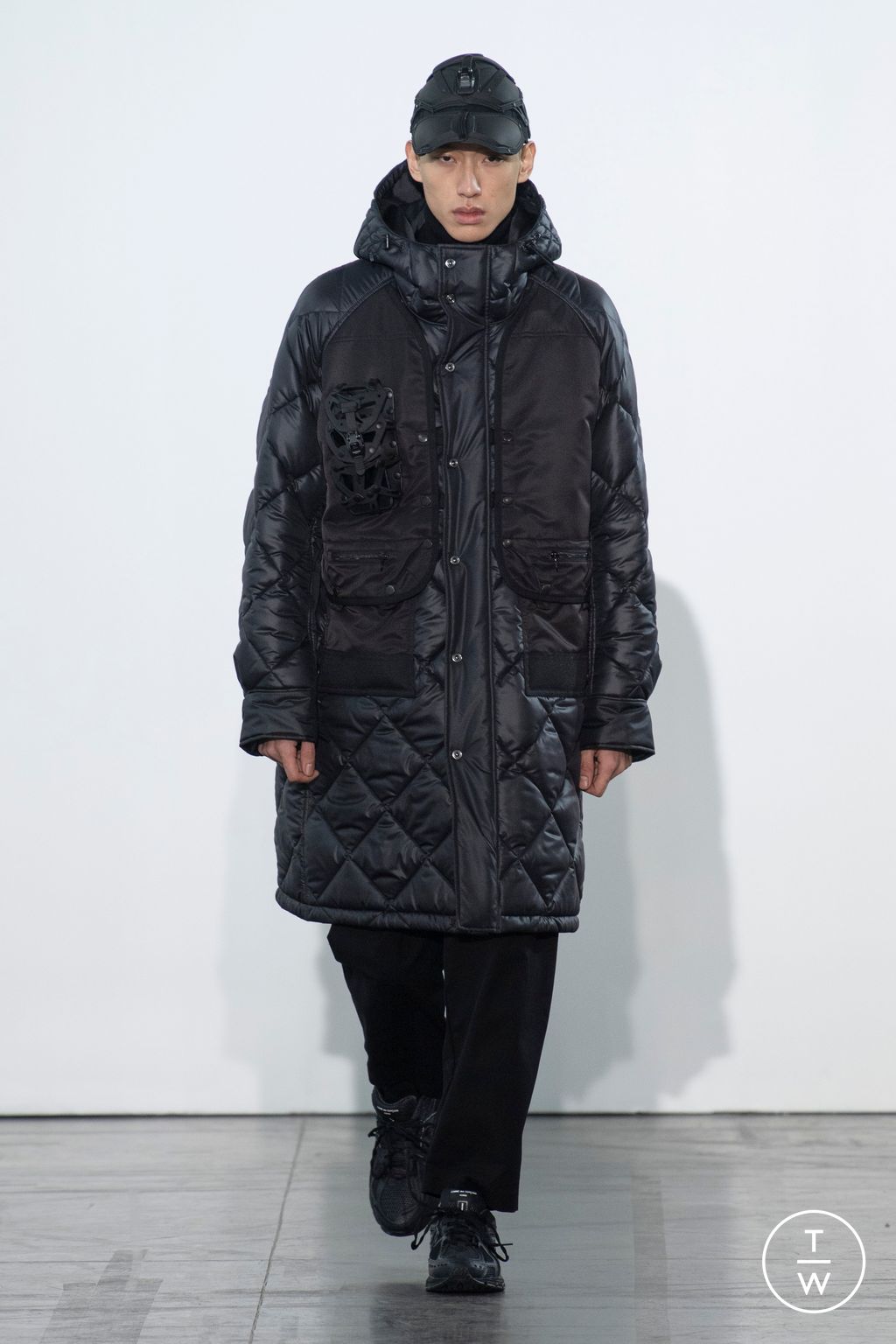 Fashion Week Paris Fall/Winter 2023 look 16 from the Junya Watanabe Man collection 男装