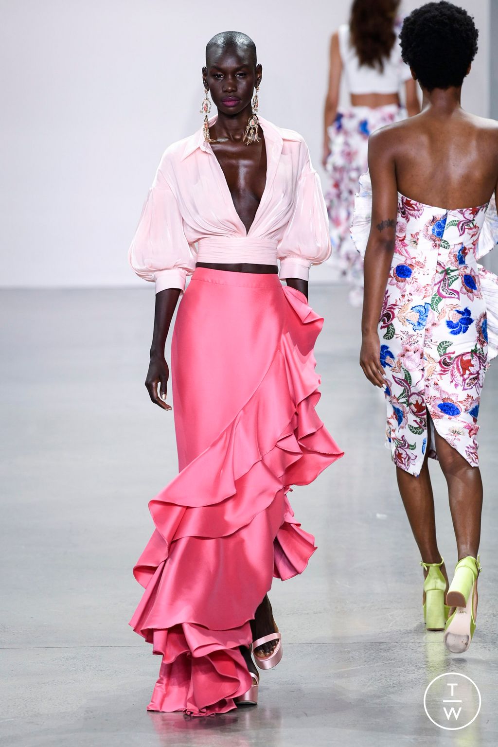 Fashion Week New York Spring/Summer 2023 look 6 from the Badgley Mischka collection womenswear