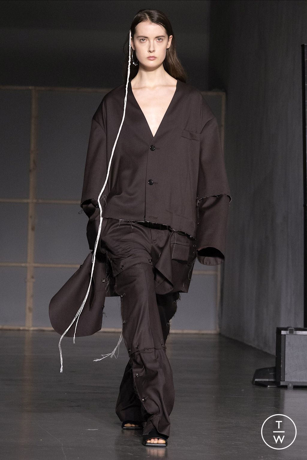 Fashion Week Milan Fall/Winter 2023 look 4 de la collection Federico Cina menswear