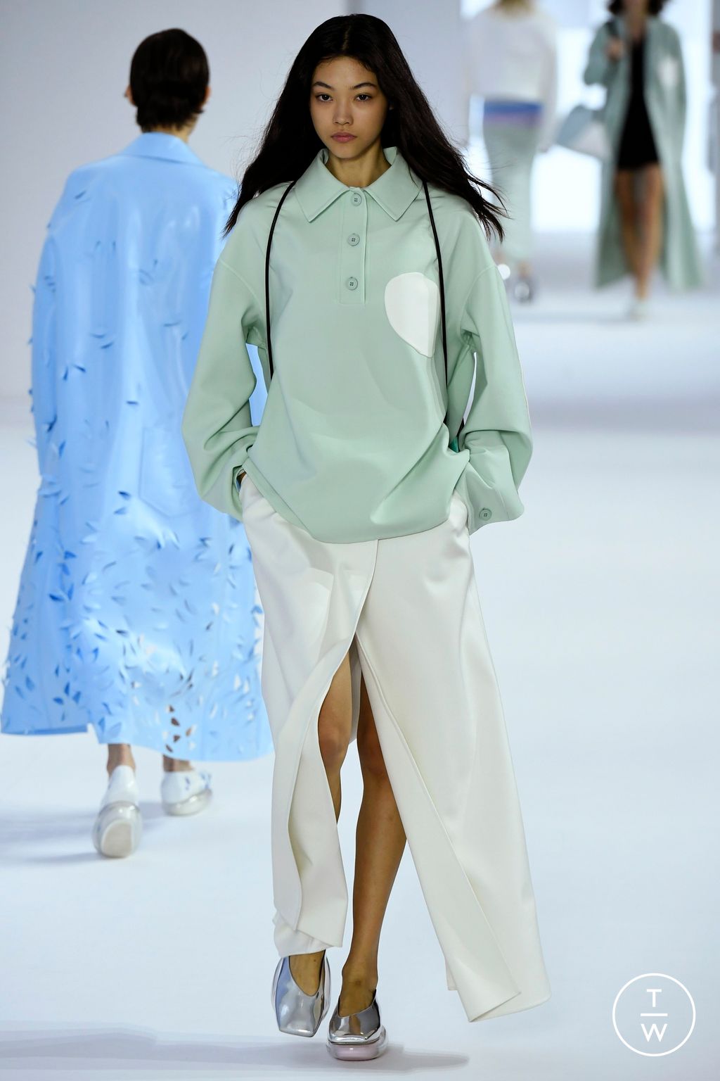 Fashion Week Paris Spring/Summer 2023 look 9 from the Shang Xia collection womenswear