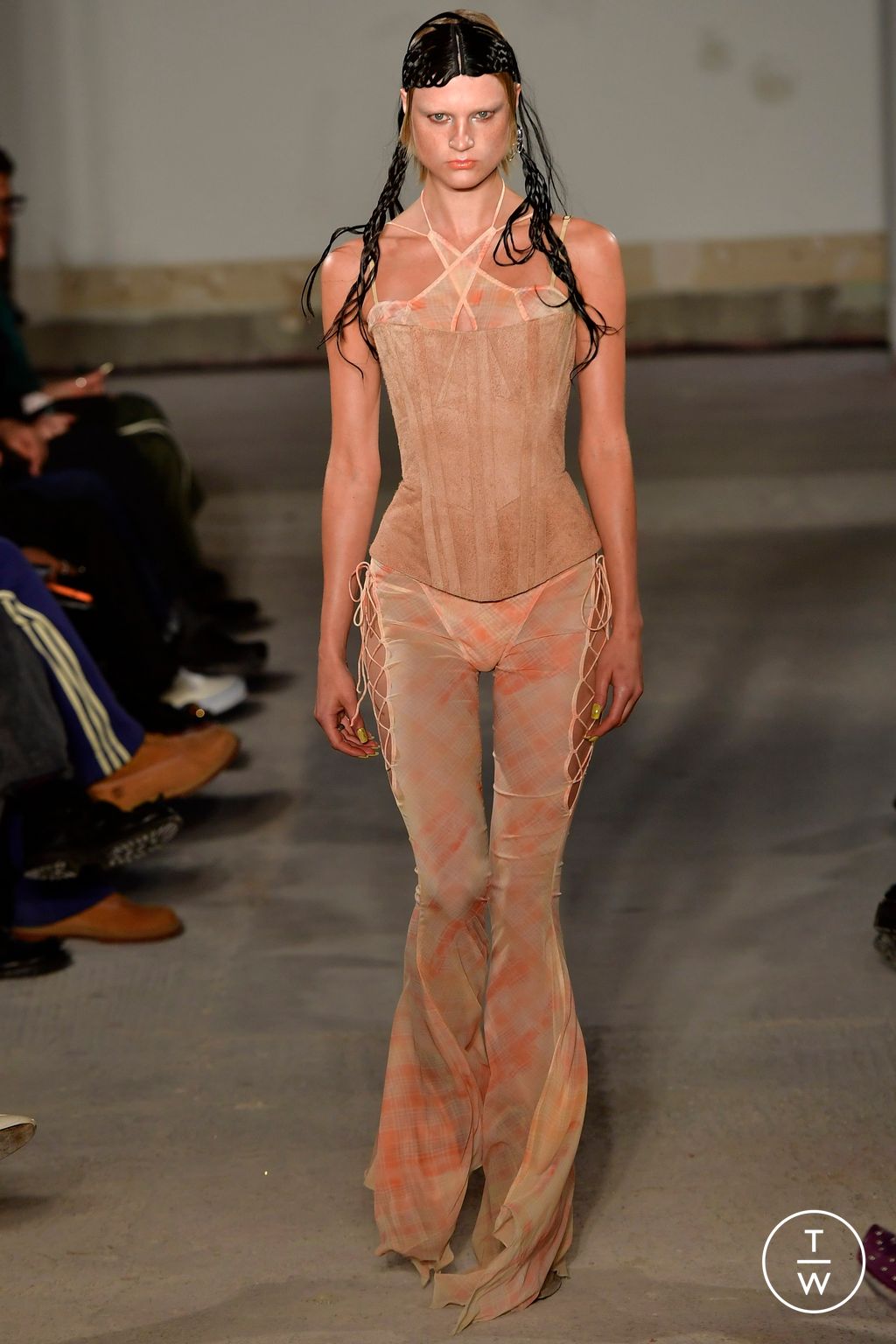 Fashion Week London Spring/Summer 2023 look 31 from the KNWLS collection womenswear