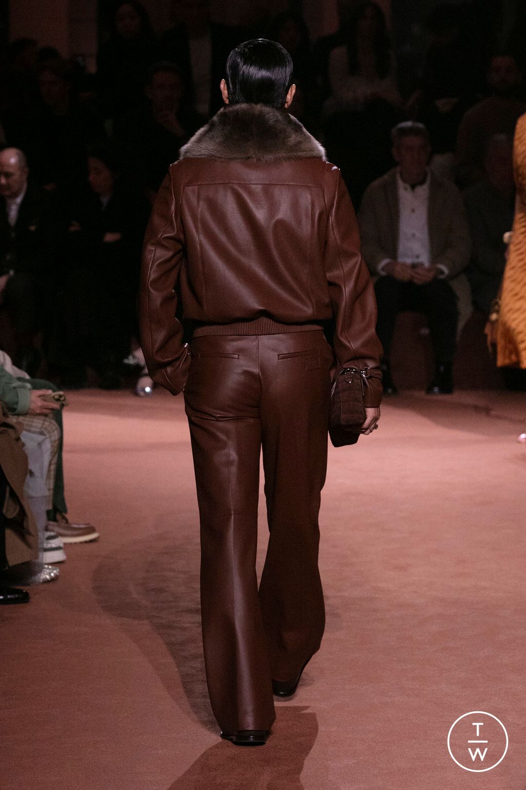 Fashion Week Milan Fall/Winter 2025 look 132 from the Fendi collection 女装配饰