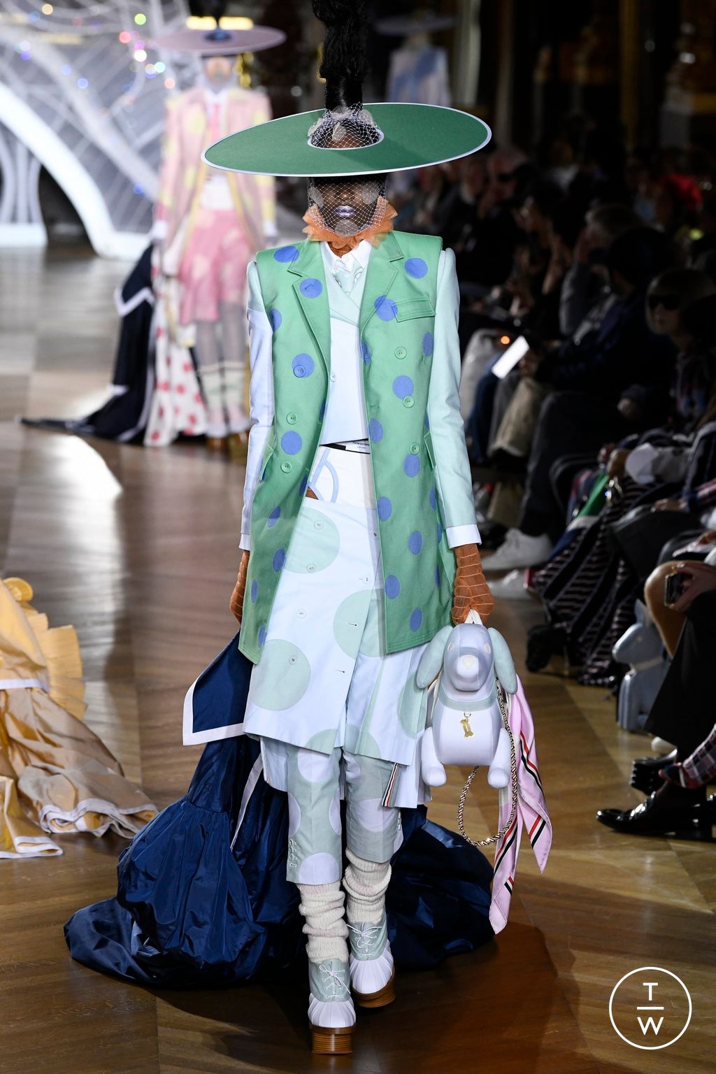 Fashion Week Paris Spring/Summer 2023 look 39 from the Thom Browne collection 女装