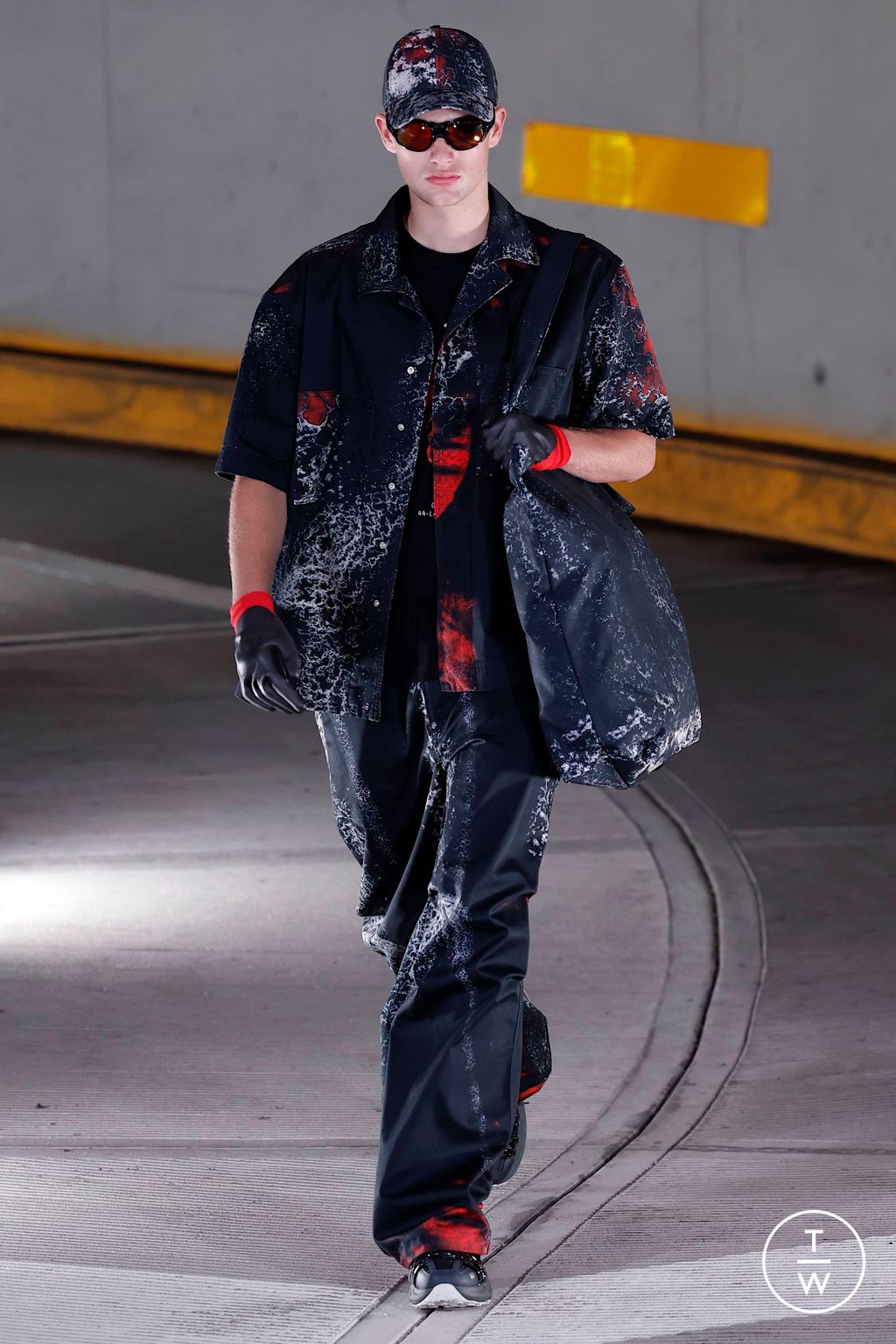 Fashion Week Milan Spring/Summer 2024 look 9 from the 44 Label Group collection 男装