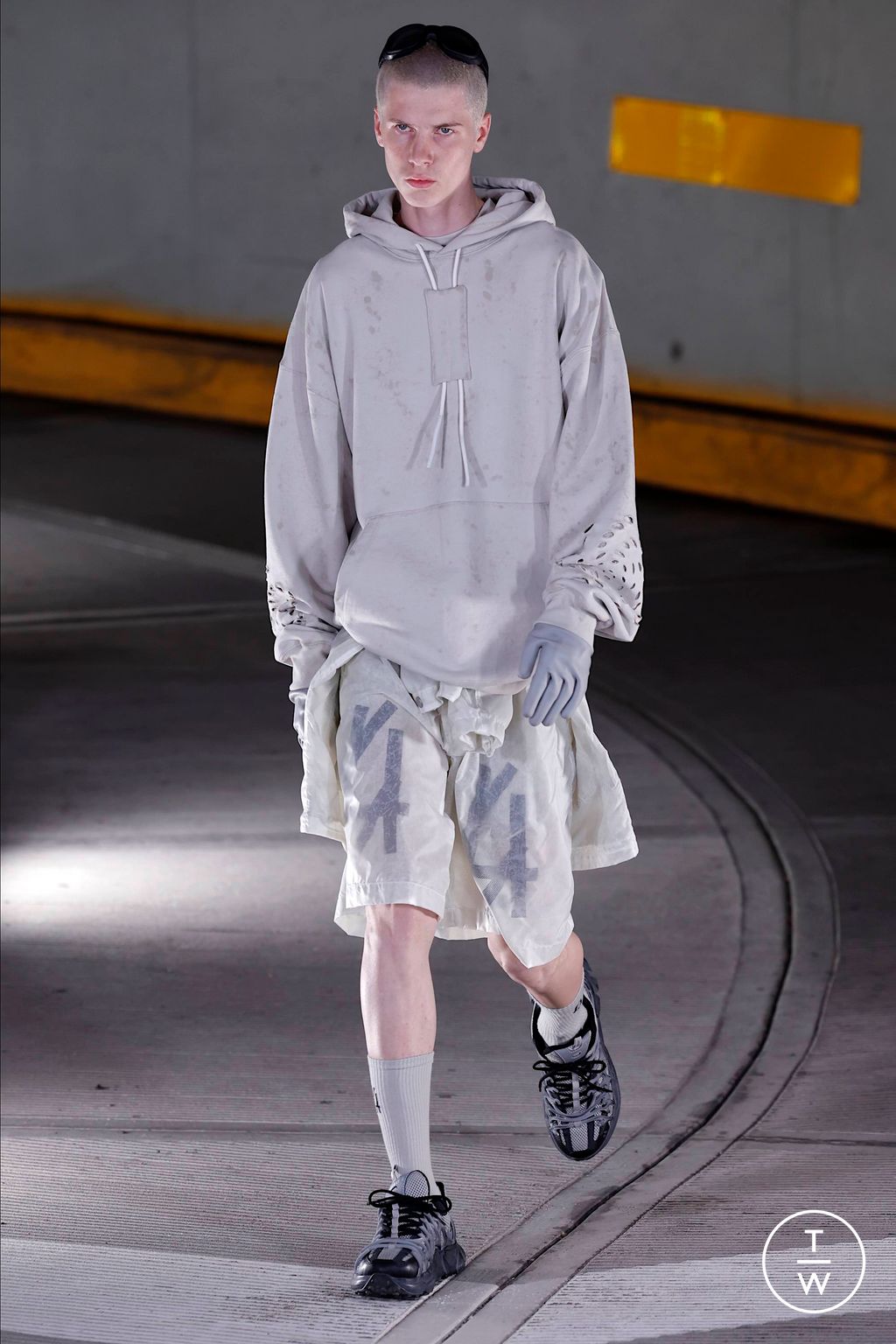 Fashion Week Milan Spring/Summer 2024 look 19 from the 44 Label Group collection 男装