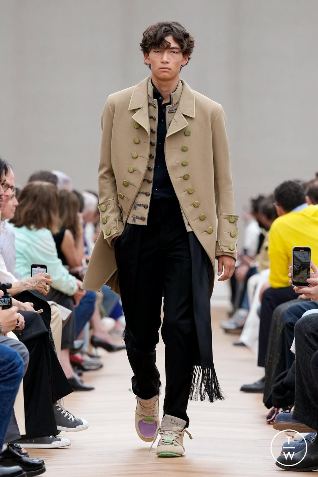 Fashion Week Paris Spring/Summer 2026 look 45 from the Dior Homme collection menswear