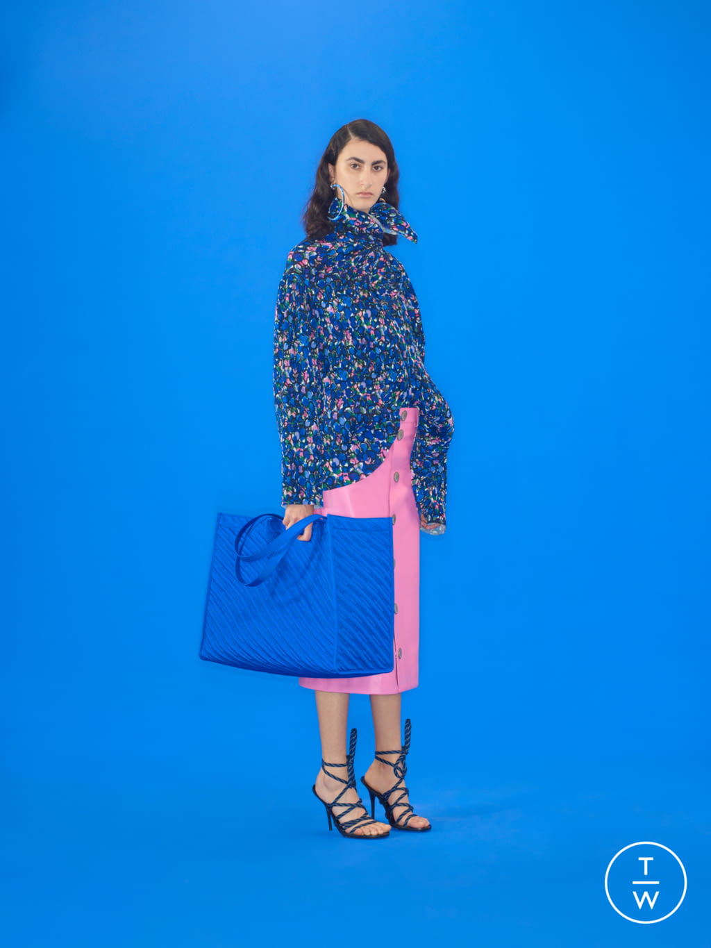 Fashion Week Paris Resort 2019 look 45 from the Balenciaga collection 女装