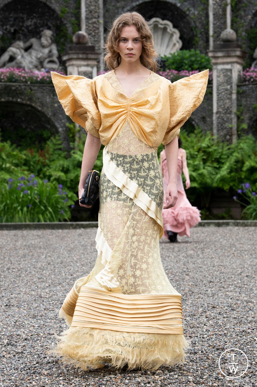 Fashion Week Paris Resort 2024 look 45 from the Louis Vuitton collection womenswear