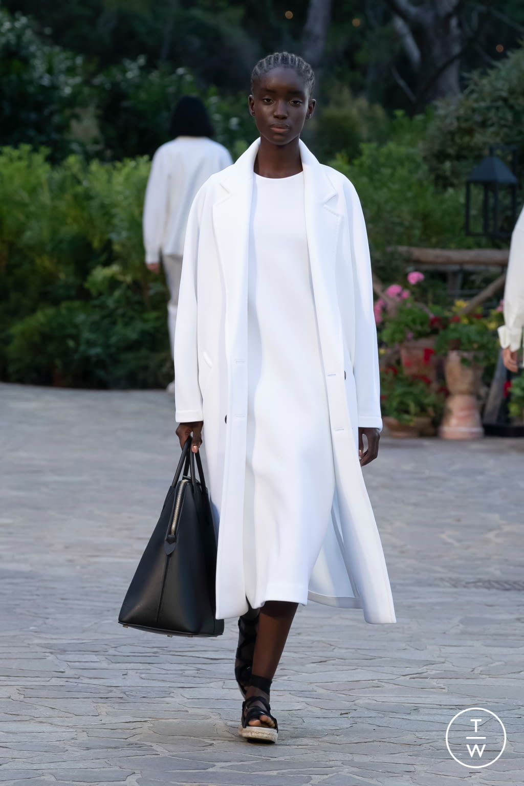 Fashion Week Milan Resort 2022 look 45 from the Max Mara collection womenswear