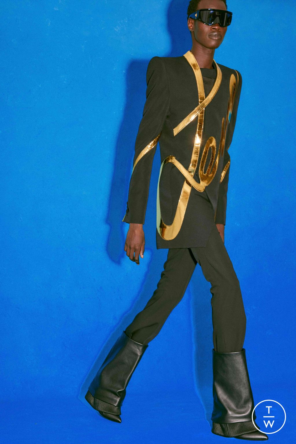 Fashion Week Paris Resort 2025 look 45 from the Balmain collection menswear