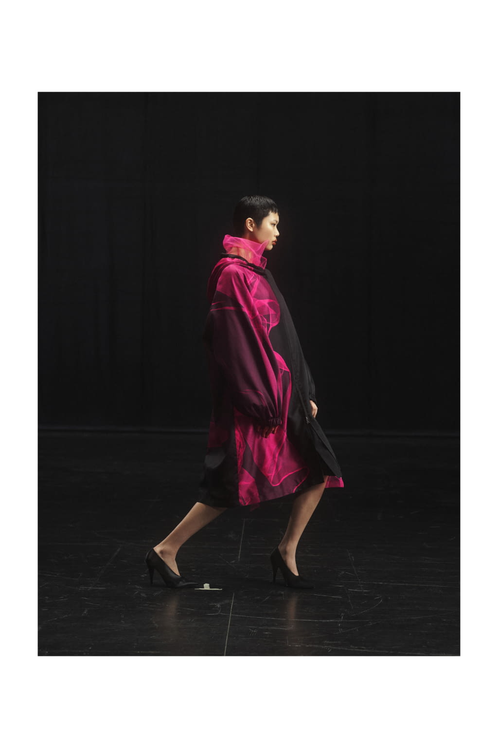 Fashion Week Paris Fall/Winter 2021 look 45 from the Dries Van Noten collection 女装