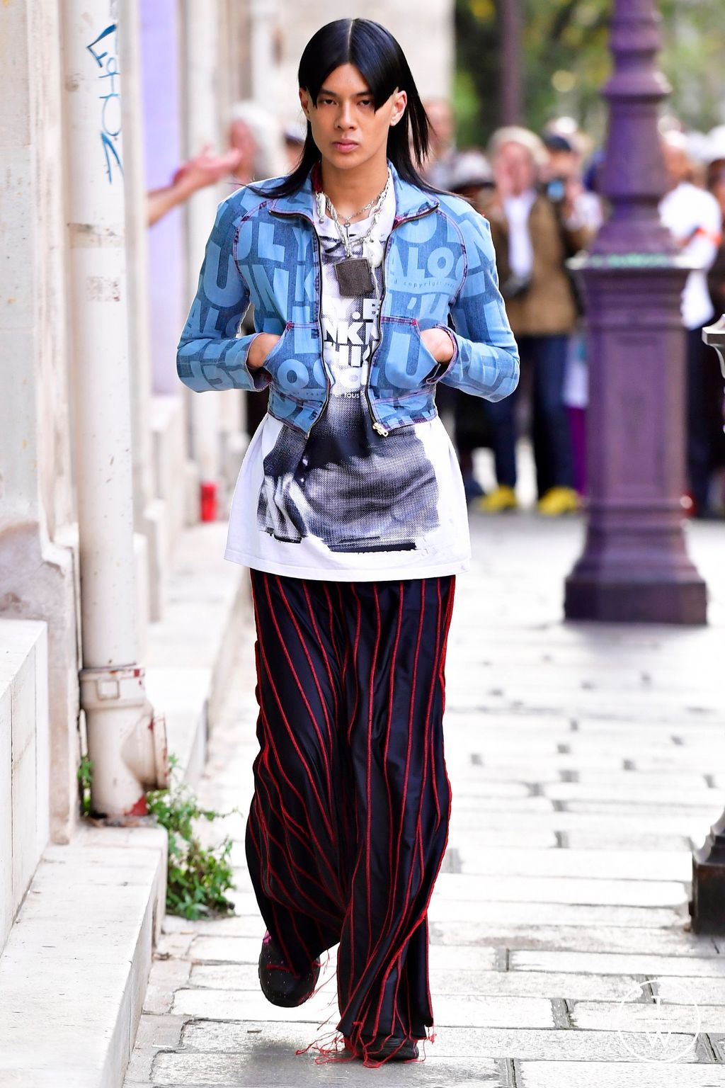 Fashion Week Paris Spring/Summer 2023 look 17 from the Xuly Bët collection womenswear