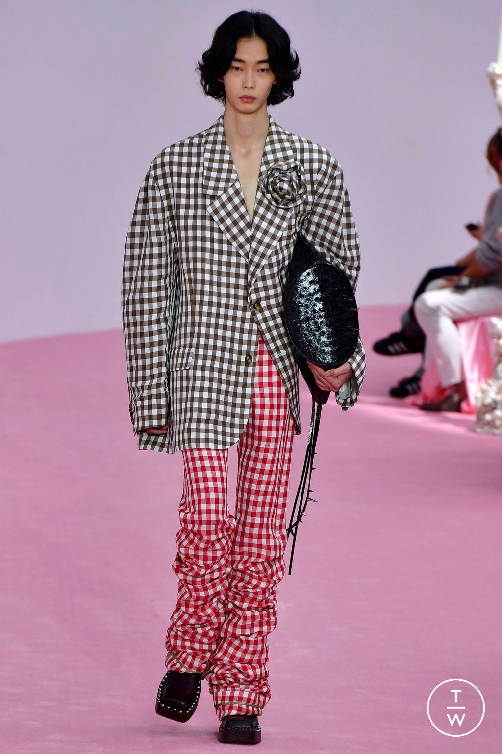 Fashion Week Paris Spring/Summer 2023 look 52 from the Acne Studios collection womenswear