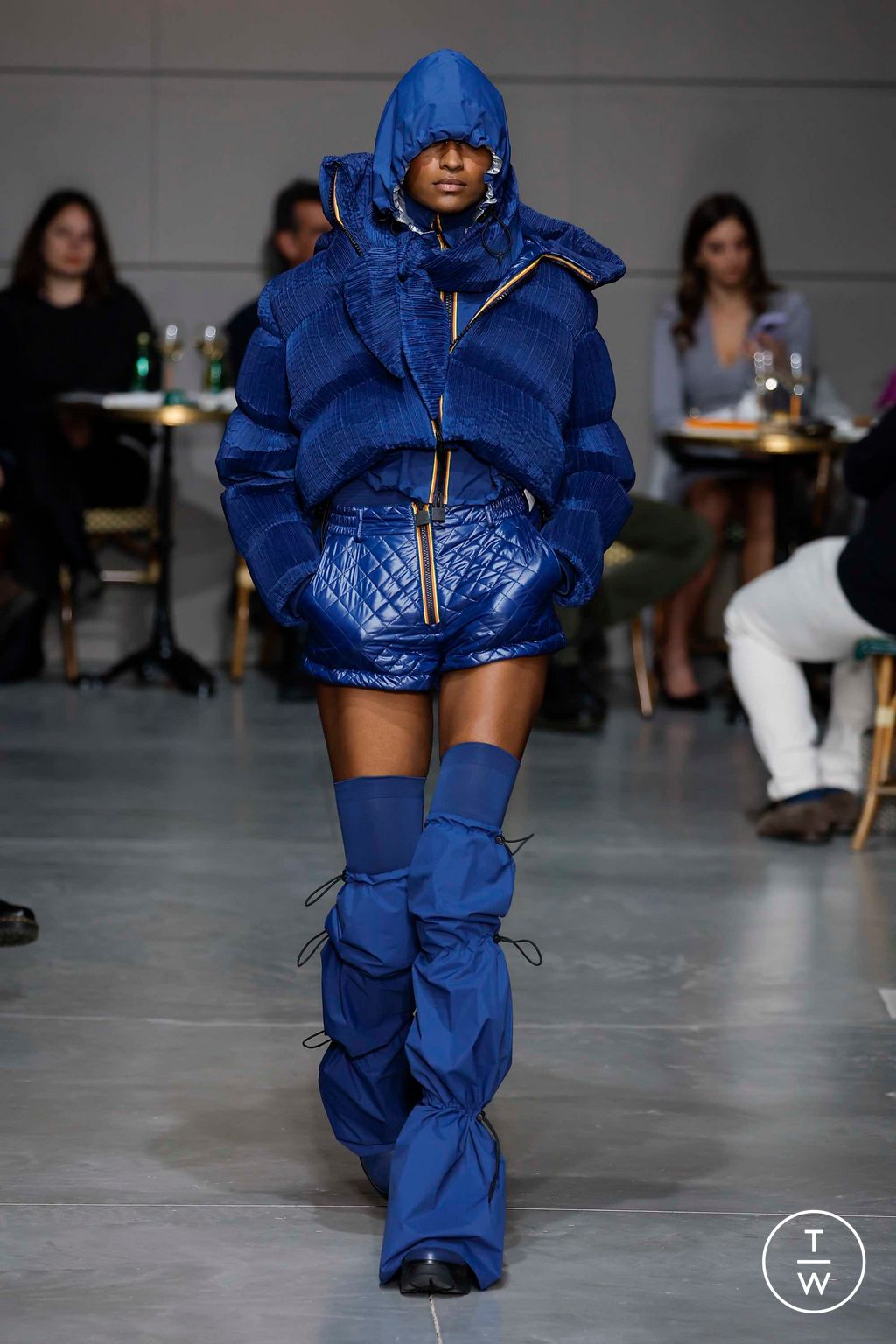 Fashion Week Milan Fall/Winter 2023 look 7 from the K-WAY collection womenswear