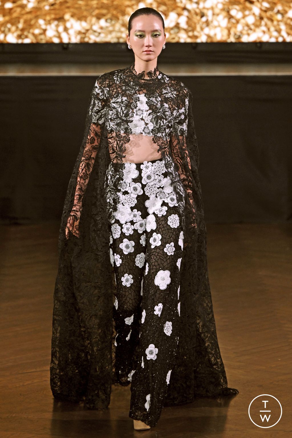 Fashion Week New York Spring/Summer 2023 look 19 from the Naeem Khan collection womenswear
