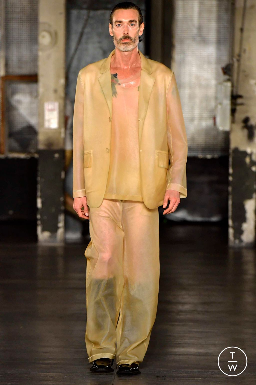 Fashion Week Paris Fall/Winter 2023 look 36 from the Louis Gabriel Nouchi collection 男装