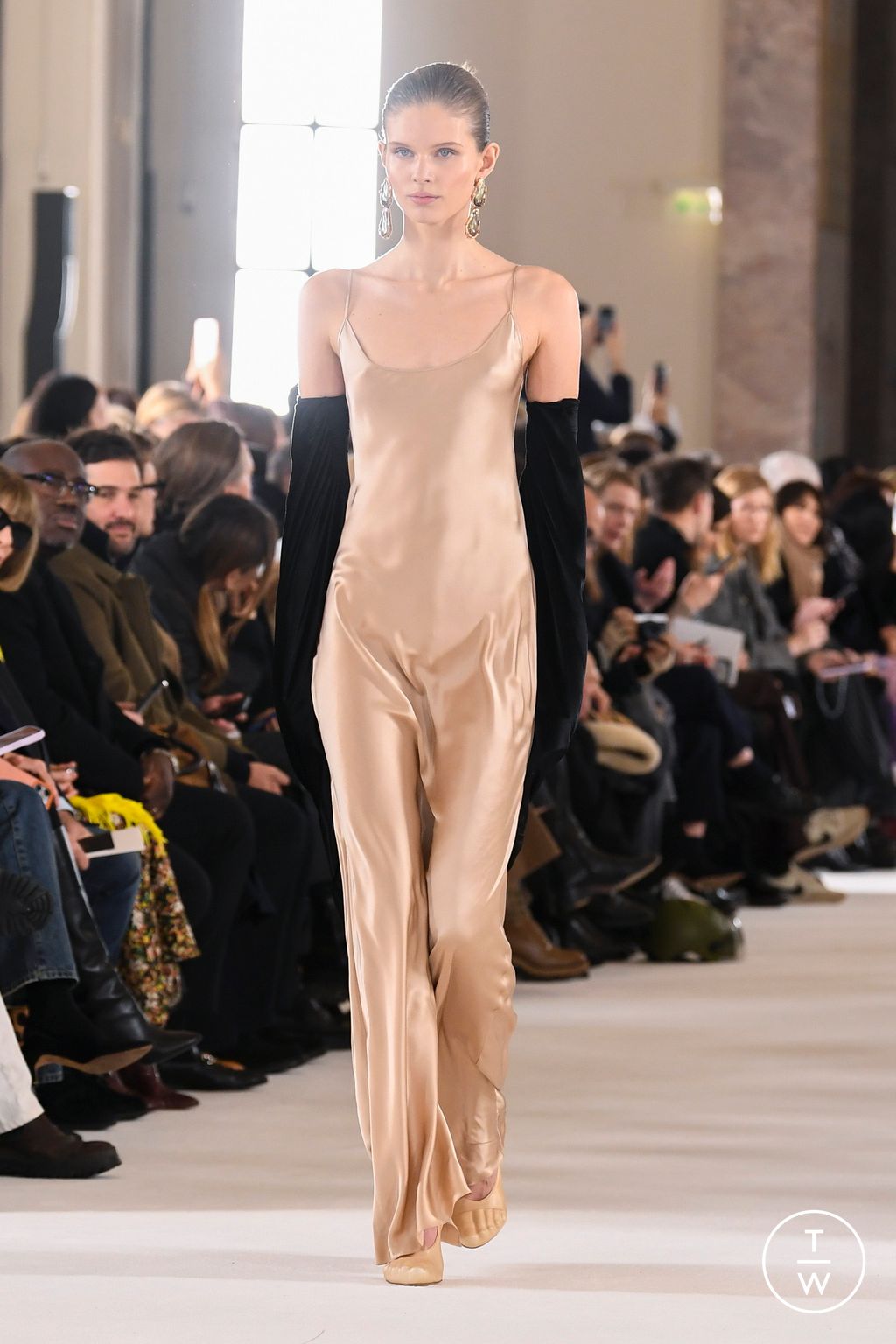 Fashion Week Paris Spring/Summer 2023 look 31 from the Schiaparelli collection couture