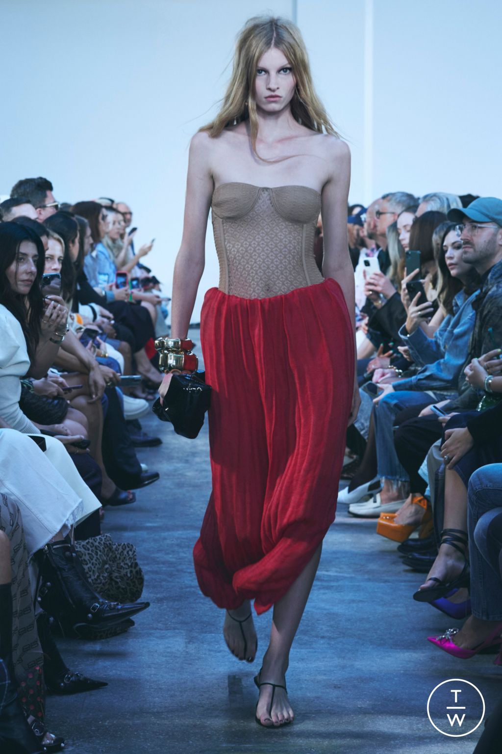 Fashion Week New York Spring/Summer 2023 look 18 de la collection Khaite womenswear