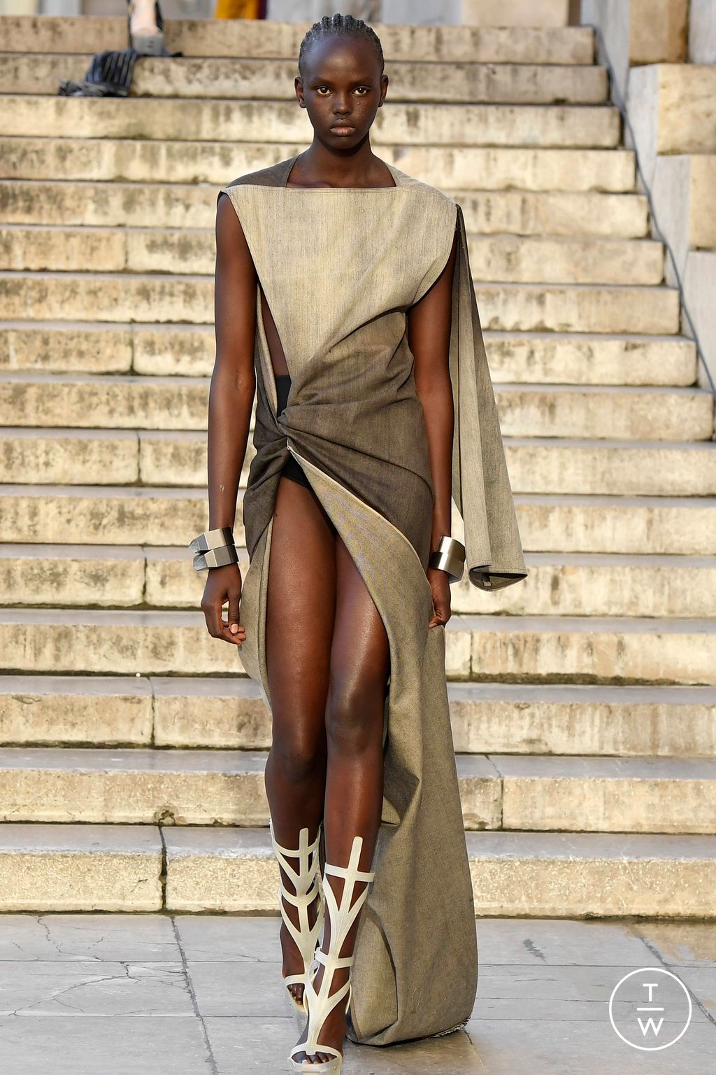 Fashion Week Paris Spring/Summer 2023 look 36 from the Rick Owens collection womenswear