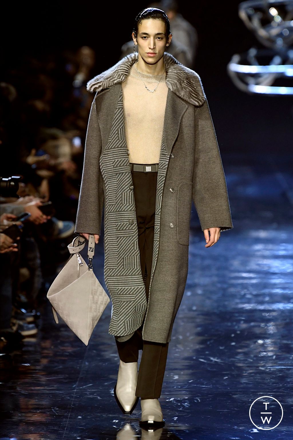 Fashion Week Milan Fall/Winter 2023 look 18 from the Fendi collection menswear