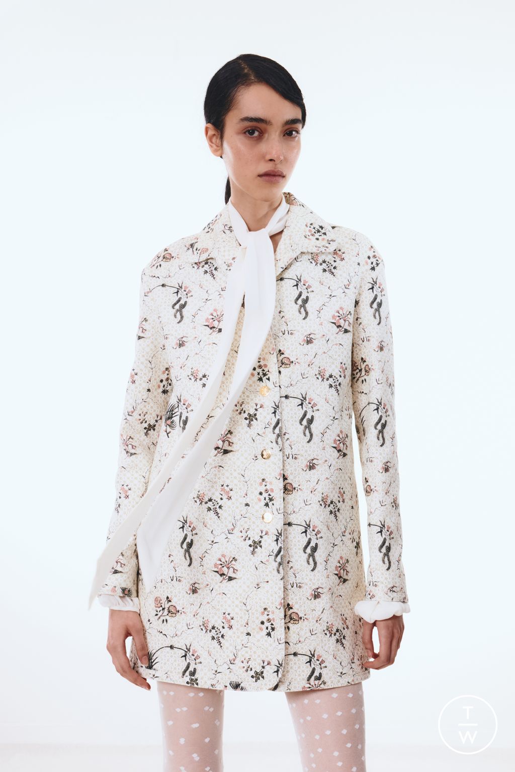 Fashion Week Paris Pre-Fall 2025 look 45 from the Giambattista Valli collection womenswear