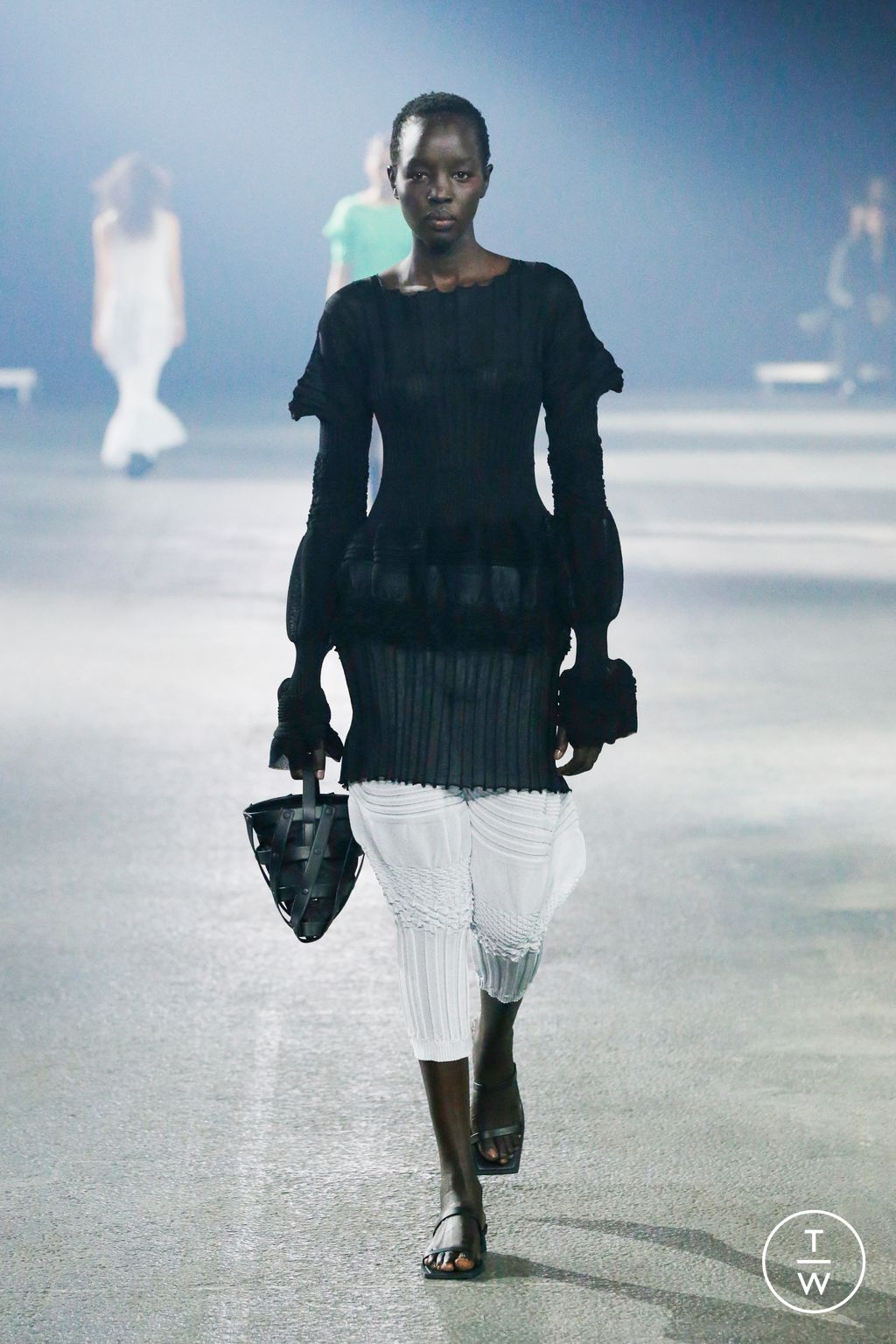 Fashion Week Paris Spring/Summer 2023 look 46 from the Issey Miyake collection womenswear