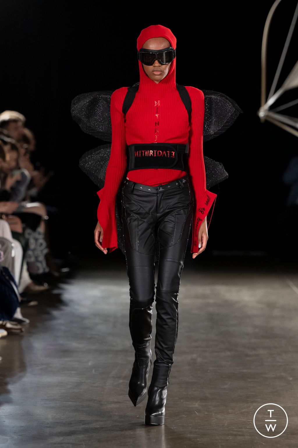 Fashion Week London Fall/Winter 2023 look 46 from the MITHRIDATE collection 女装
