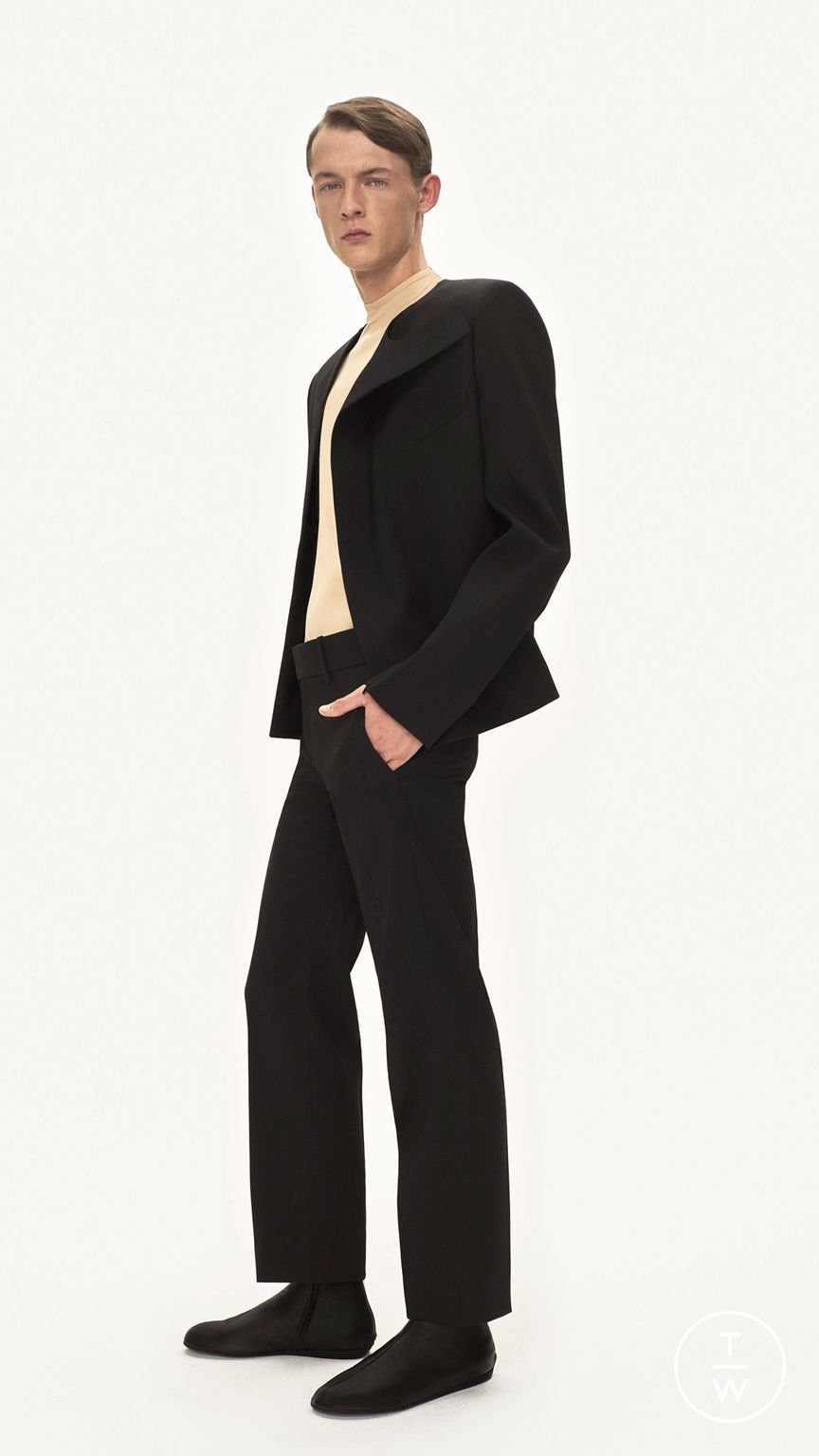 Fashion Week Paris Pre-Fall 2025 look 46 from the Courrèges collection womenswear