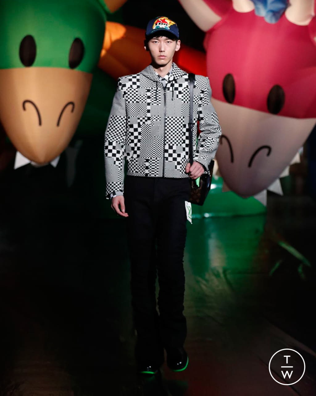 Fashion Week Paris Spring/Summer 2021 look 107 from the Louis Vuitton collection 男装