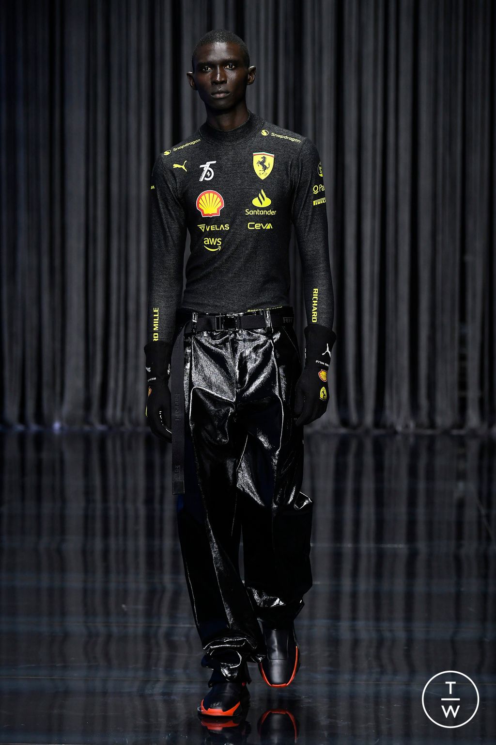 Fashion Week Milan Spring/Summer 2023 look 34 from the Ferrari collection 女装